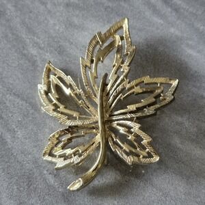 Vintage Gold Tone Filigree Veined Leaf Brooch Pin